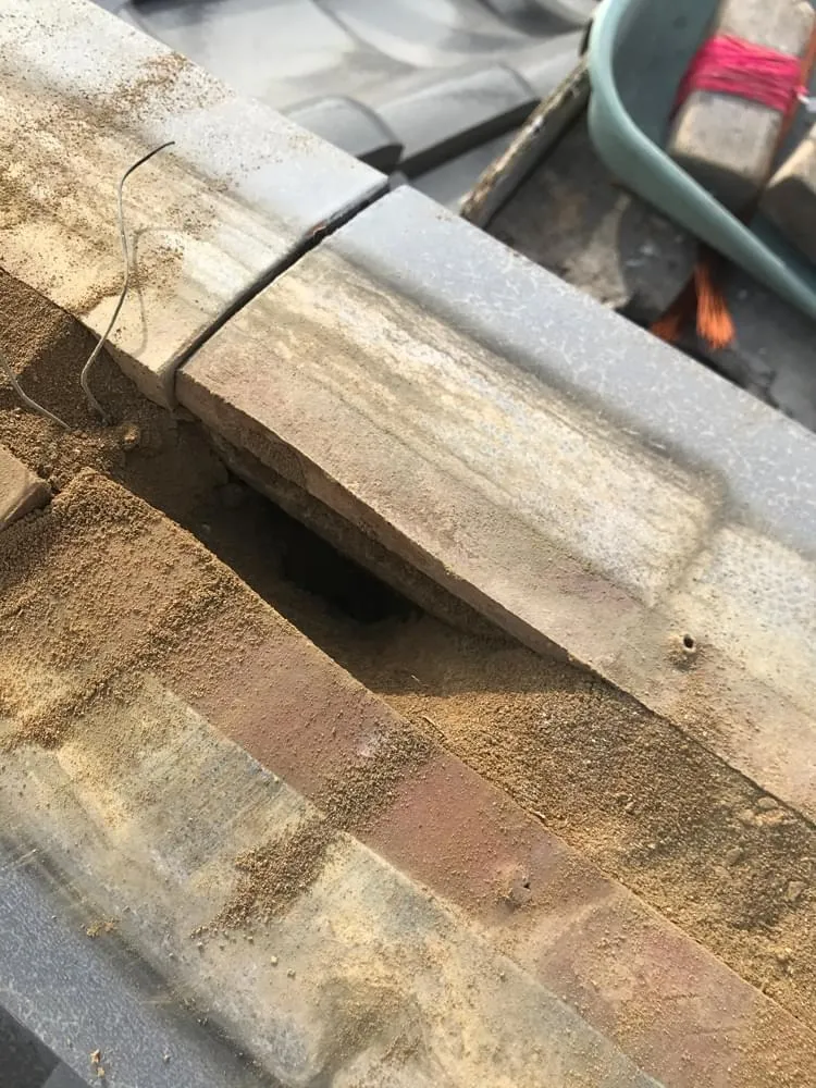 棟瓦葺き直し工事